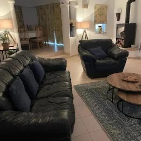 4 Beds En With Sea Views
