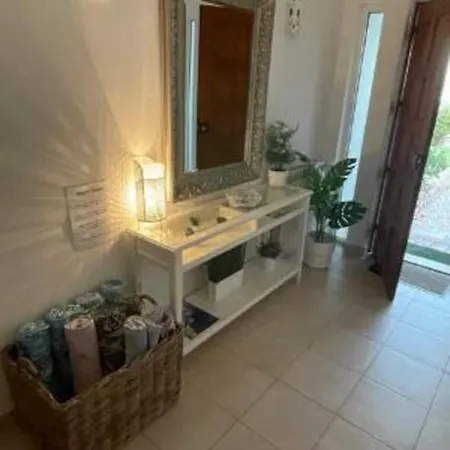 4 Beds En With Sea Views فندق